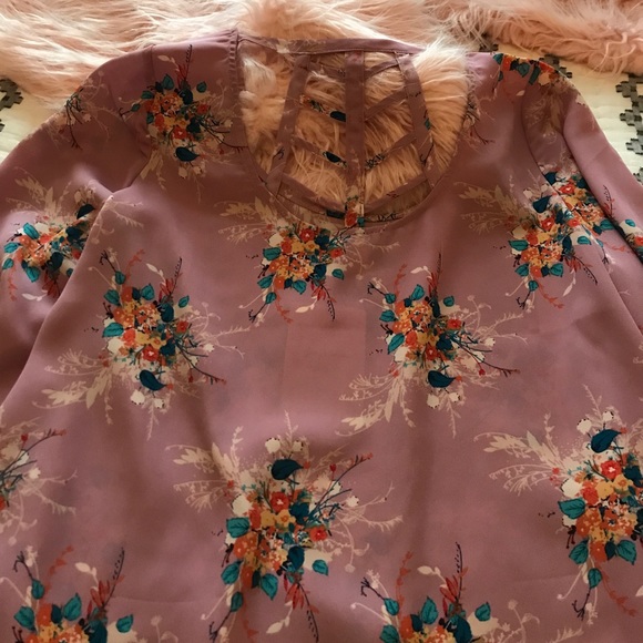 Top SOLD - Picture 3 of 3